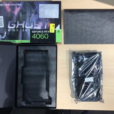 【松山環状枝松店】中古  各社 GeForce RTX4060 (8GB PCI-E) 158788 