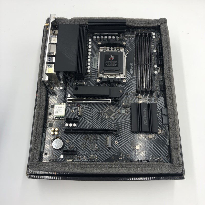 ASRock B650 PG Lightning マザーボード 中古 ASRock 〔中古〕B650 PG Lightning（中古保証1ヶ月間