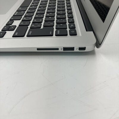 【なんば店】中古  Apple MacBook Air (13.3 i5/1.4G 128GB) MD760J/B 124269 