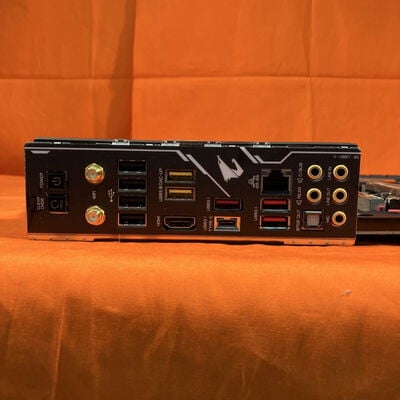 【なんば店】中古  GIGABYTE Z390 AORUS MASTER (Z390 1151 ATX DDR4) 138861 