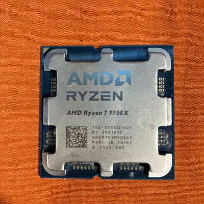 【なんば店】中古  AMD Ryzen 7 9700X (AM5/3.8GHz/40M/C8/T16/65W) 169022 