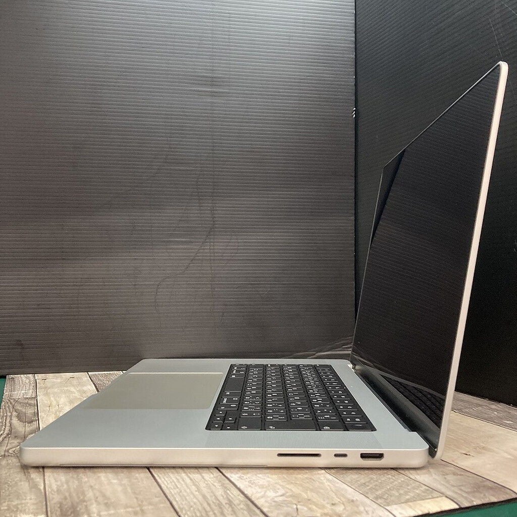 中古 MacBook Pro 16インチ 2023 M2 Max (12コア) /メモリ64GB/SSD1TB