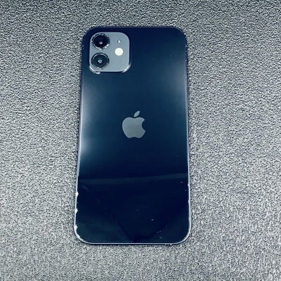【熊本浜線店】中古  【docomo】Apple iPhone12 6.1インチ 128GB (ブラック) MGHU3J/A 143757 