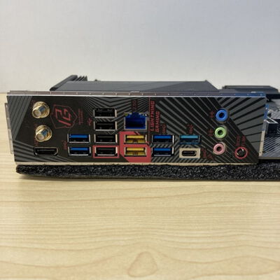 【博多店】中古  ASRock B650 PG Lightning WiFi (B650 AM5 ATX DDR5) 3310005541 