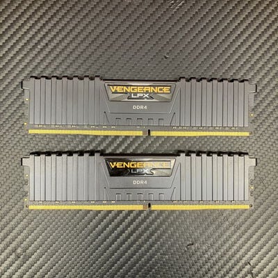 【富士青葉店】中古  corsair CMK64GX4M2E3200C16(DDR4 PC4-3200 32x2枚) 5070001911 