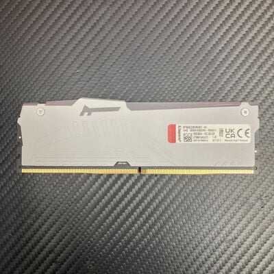 【富士青葉店】中古  Kingston FURY Beast White RGB 32GB (PC5-51200 32GB DDR5-6400) 5070001739 