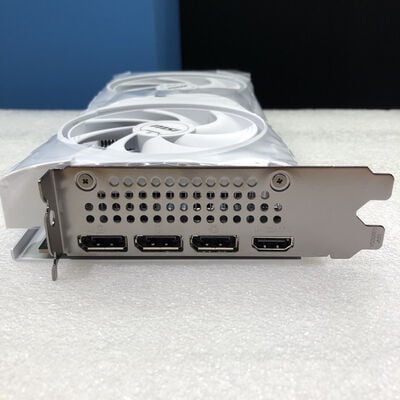 【甲府飯田店】中古  MSI GeForce RTX5060Ti 16G VENTUS 2X OC WHITE PLUS (RTX5060Ti 16GB) 188951 