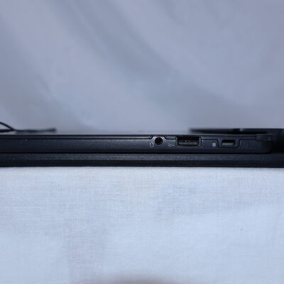 【通販センター】中古  Fujitsu ARROWS TAB Q738/SB(Intel Core i5 8350U/8GB DDR3 (PC3)/SSD128GB/なし/オンボード/13.3/1920x1080/Wi-Fi/W11H64 MAR) 204070 