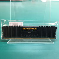 中古  PC4-21300 8GB デスクトップ用(DDR4-2666) 126165 