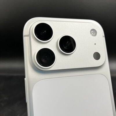 【大須店】中古  Apple iPhone17 Pro 256GB シルバー 【国内版SIMフリー】 MG854J/A 182993 