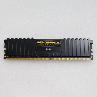【通販センター】中古  PC4-21300 16GB デスクトップ用(DDR4-2666) 135638 