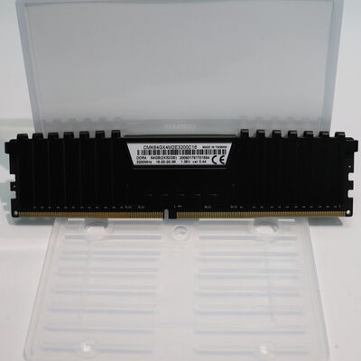 【札幌店】中古  PC4-25600 32GB デスクトップ用(DDR4-3200) 143224 