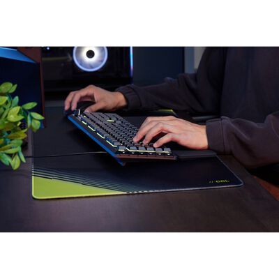 Corsair  SKIFF 100 PLUS CHR-9226I65-JP 