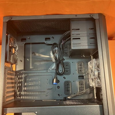 【なんば店】中古  Thermaltake CA-1J5-00M1WN-01(VERSA H26 ATXｱｸﾘﾙ黒) 3280021883 