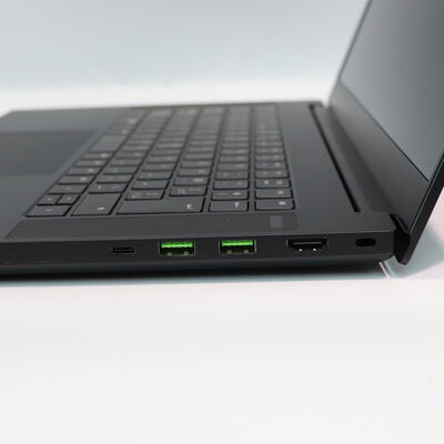 【札幌店】中古  Razer Blade 15 RZ09-0328 (i7-10750H/16GB/SSD512GB/光学ドライブなし/RTX2060 6GB/W11H) 3210015687 