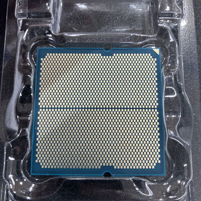 【熊本浜線店】中古  AMD Ryzen 7 9800X3D (AM5/4.7/104M/C8/T16/120W) 1460025260 