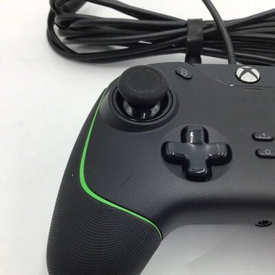 【白山FM松任店】中古  Razer Wolverine V2 (RZ06-03560100-R3M1) 4950002705 