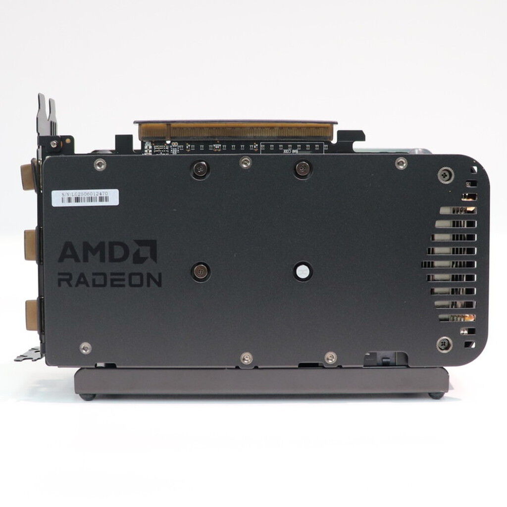 中古 玄人志向 RD-RX9060XT-E16GB/DF (RX9060XT 16G) 179907 （366367
