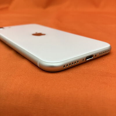 【なんば店】中古  【UQ mobile版SIMフリー】Apple iPhoneSE 4.7インチ (第3世代) 64GB (スターライト) MMYD3J/A 3280021185 