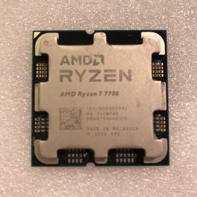 【甲府飯田店】中古  AMD Ryzen 7 7700 (AM5/3.8GHz/40M/C8/T16/65W) 4720001601 