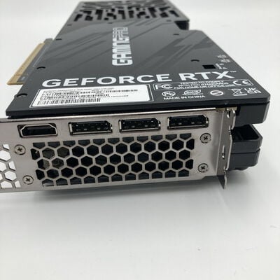 【神戸・三宮店】中古  Palit NE7507T019T2-GB2031U(RTX5070Ti 16GB GamingPro-S) 188931 