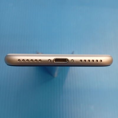 【大須店】中古  【国内版SIMフリー】Apple iPhoneSE 4.7インチ (第3世代) 64GB (スターライト) MMYD3J/A 154843 