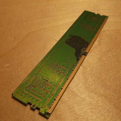 【鹿児島店】中古  PC4-25600 8GB デスクトップ用(DDR4-3200) 140727 