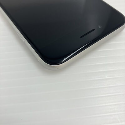 【秋葉原本店】中古  【SIMロック解除済み】【docomo】Apple iPhoneSE 4.7インチ (第2世代/2020) 64GB (ホワイト) MX9T2J/A 155496 
