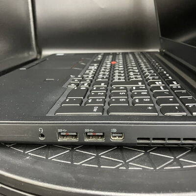 【新潟店】中古  Lenovo ThinkPad P52　20MAS12700 (Core i7 8750H/16GB/SSD512GB/-/NVIDIA Quadro P1000 4GB/15.6ｲﾝﾁ/1920x1080/Wi-Fi/WEBCAM/W11H64) 176658 