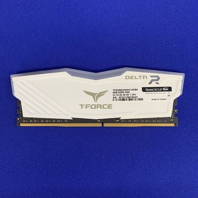 【横浜駅前店】中古  PC4-25600 8GB デスクトップ用(DDR4-3200) 140727 