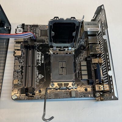 【京都店】中古  ASRock DESKMINI B760/B/BB/BOX/JP (B760 1700) 3180006362 