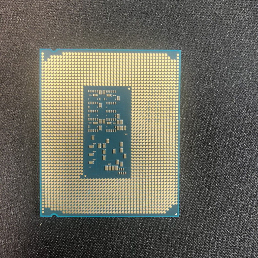 中古 INTEL Core Ultra 5 225 (1851/3.3G/20M/C10/T10) 175014