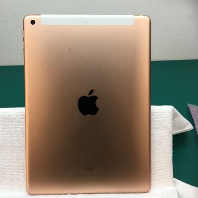 【佐賀南部バイパス店】中古  【SoftBank】Apple iPad (2018) Wi-Fi + Cellular 32GB ゴールド MRM02J/A 136966 