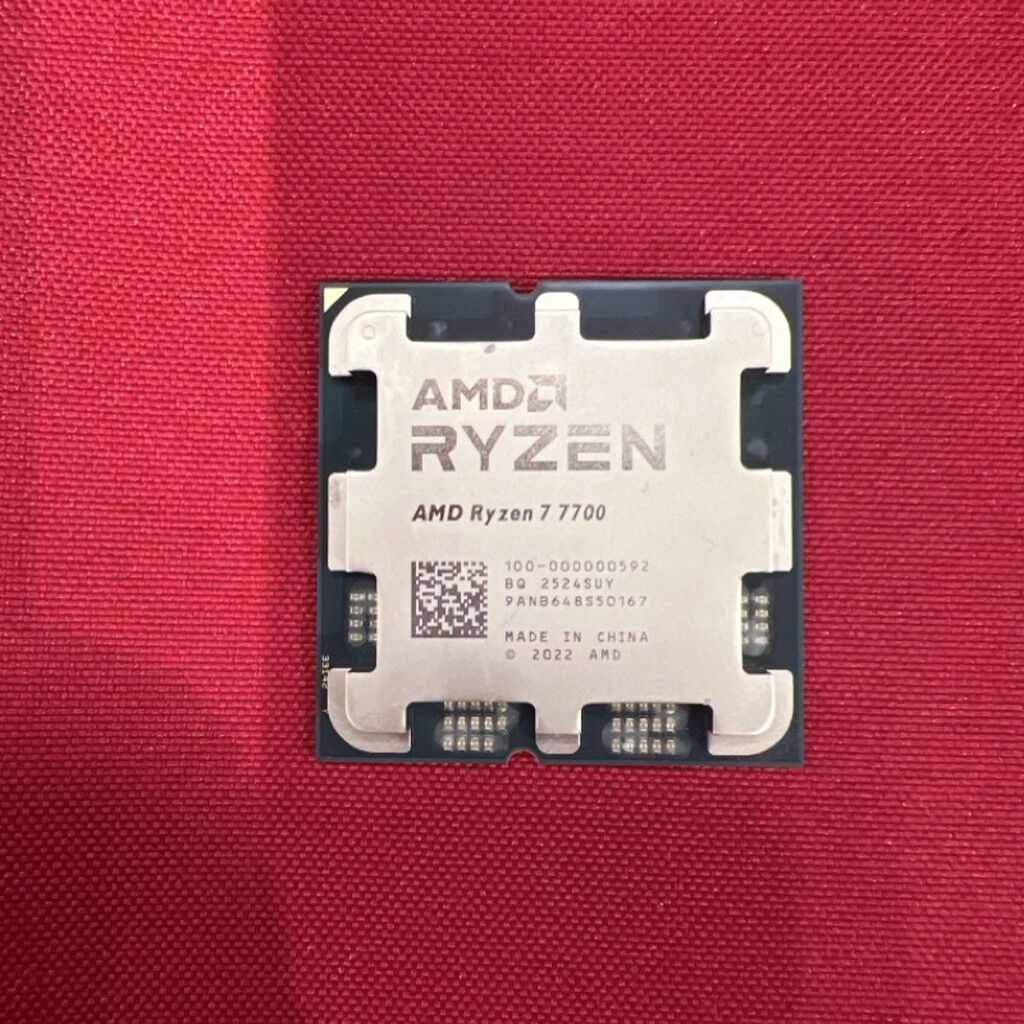 中古 AMD Ryzen 7 7700 (AM5/3.8GHz/40M/C8/T16/65W) 154483 （347591
