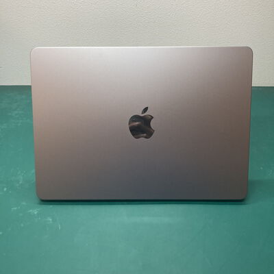 【浦添城間店(沖縄)】中古  Macbook Air RFB MBA 13.6 SPG/8C GPU/8GB/256GB-JPN MLXW3J/A 165331 