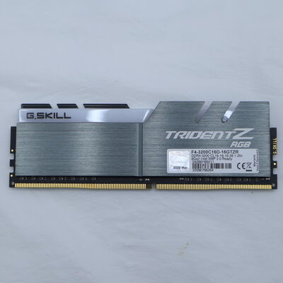 【通販センター】中古  PC4-25600 8GB デスクトップ用(DDR4-3200) 140727 