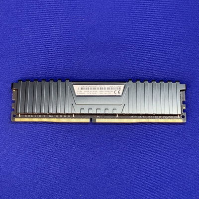 【横浜駅前店】中古  PC4-17000 16GB デスクトップ用(DDR4-2133) 135640 