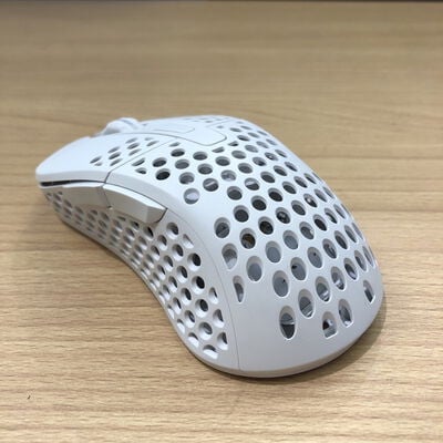 【甲府飯田店】中古  Xtrfy M4W-RGB-WHITE ｹﾞｰﾐﾝｸﾞﾏｳｽ (701635) 191768 