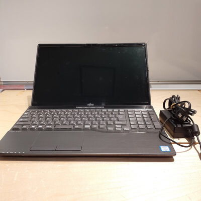 【鹿児島店】中古  FUJITSU FMV LAPTOP-G5UB8SDL(i7-8565U/8GB/SSD128GB/W11H) 4700001108 