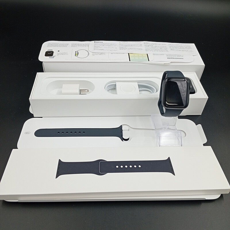 中古 Apple Watch Series 5 44mm GPSモデル (ブラックスポーツバンド