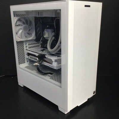 【座間相武台】中古  FRONTIER FRGHLMB650/WS307(Ryzen 7 9800X3D/16GB/SSD2TB/RX9070XT/なし/W11H) 4510001817 