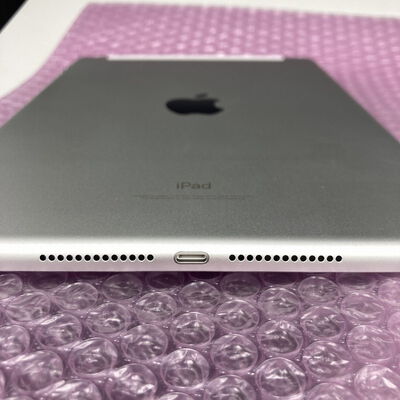 【熊本浜線店】中古  【SIMロック解除済み】【au】Apple iPad (2017) Wi-Fi + Cellular 32GB シルバー 整備済み再生品 NP1L2J/A 164188 