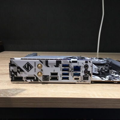 【松山環状枝松店】中古  ASRock B650E Steel Legend WiFi (B650E AM5 ATX) 167321 