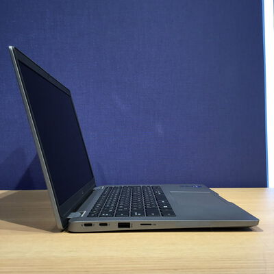 【松山環状枝松店】中古  DELL Latitude 5320 (Intel Core i7 1185G7 3.0GHz/16GB/SSD256GB/-/-/13.3/1920x1080/Wi-Fi/WEBCAM/W11H64) 180537 