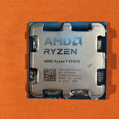 【なんば店】中古  AMD Ryzen 7 9700X (AM5/3.8GHz/40M/C8/T16/65W) 169022 