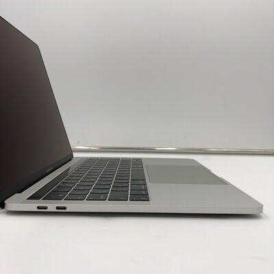 【福井日之出店】中古  Apple Macbook Pro 2018 （13.3インチ/Core i5 2.3GHz/8GB/512GB/シルバー） MR9V2J/A 139723 
