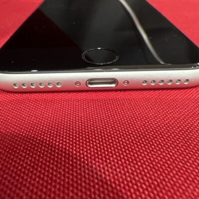 【静岡東瀬名店】中古  【au】Apple iPhoneSE 4.7インチ (第2世代/2020) 64GB (ホワイト) MHGQ3J/A 新パッケージ版 146172 