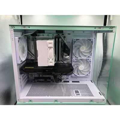 【水戸赤塚店】中古  自作PC(i5 14400F/32GB/SSD2TB/RX9060XT 16GB/W11H) 4680003314 