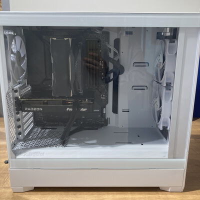 【富山本郷店】中古  自作PC(i5 14600KF/DDR4 32GB/無し/RX9060XT 8GB/OS無し) 4760001745 