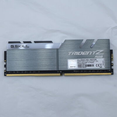【通販センター】中古  PC4-25600 8GB デスクトップ用(DDR4-3200) 140727 